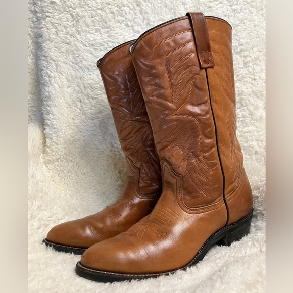 Vintage Honey Tan Leather Heeled Western Boots with Vibram Soles - Picture 14 of 16